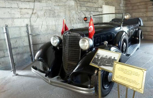 Atatürk'ün Makam Otomobilleri